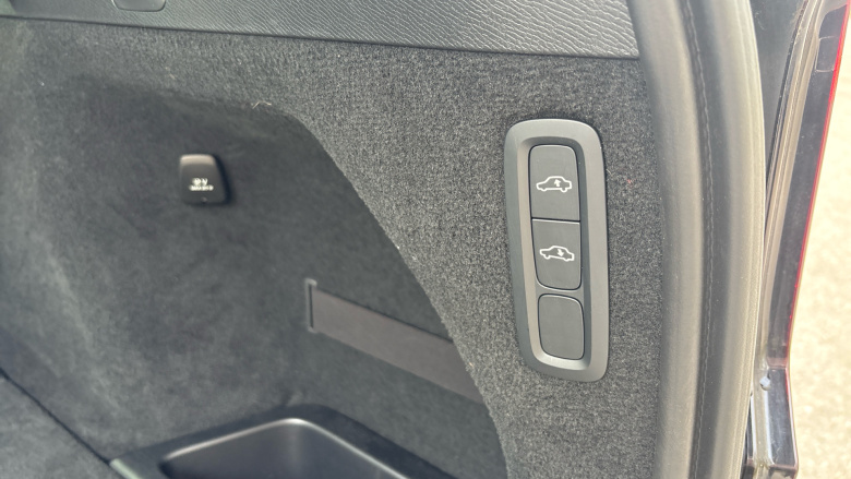 Volvo XC90 2.0 T8 PHEV Ultra Dark 5dr AWD Geartronic Estate